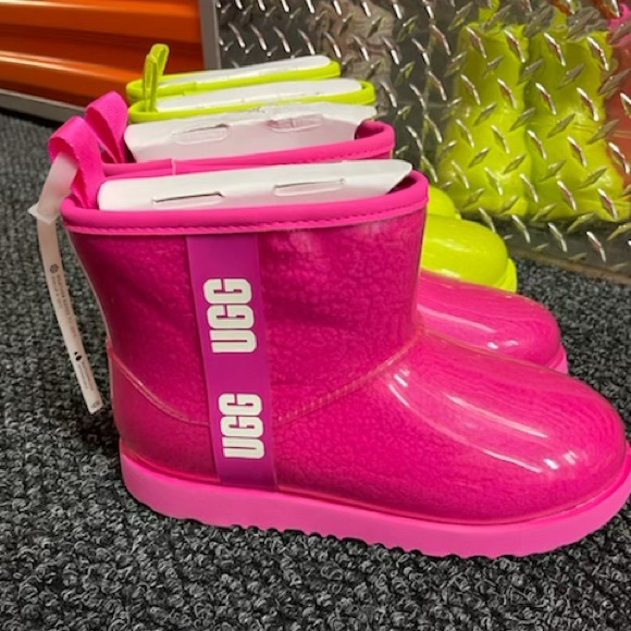 WATERPROOF UGG BOOTS!!! - Picture 2 of 4
